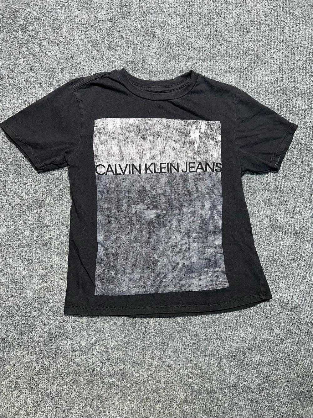 Calvin Klein Jeans Black Short-Sleeve Graphic Tee with Gray Print